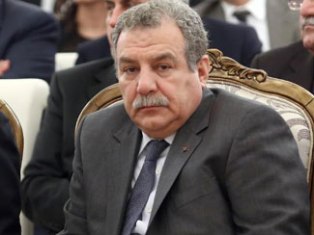Министр внутренних дел Турции тайком полакомился хурмой в президентском дворце