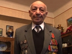 World War II veteran and wife are presented Armenian passports (PHOTO)