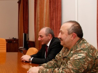 Президент НКР обсудил военное сотрудничество с главой Генштаба ВС Армении