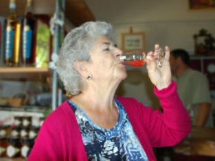 В Великобритании женщины после 65 лет становятся более склонными к употреблению