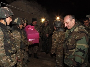 Արցախի նախագահն այցելել է դիրքեր (ֆոտո)