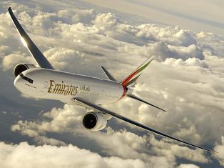 Экипажу Boeing-777 пришлось связать агрессивного пассажира