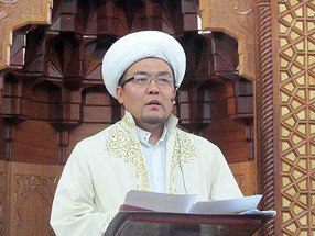 Лидер мусульман Киргизии подал в отставку из-за секс-скандала