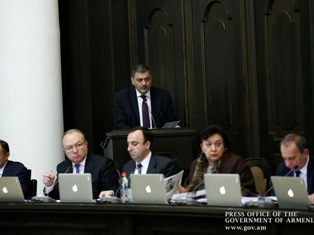 Правительство Армении одобрило проекты законов о непродовольственных товарах