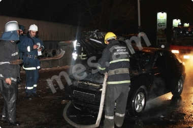 Հրազդան մարզադաշտի մոտ մեքենա է այրվել
