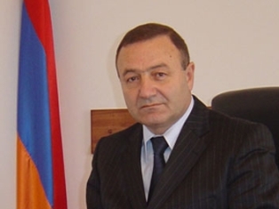 Մեր պաշտոնի համար տարիք չկա. Արմավիրի մարզպետը՝ իր թոշակի գնալու մասին