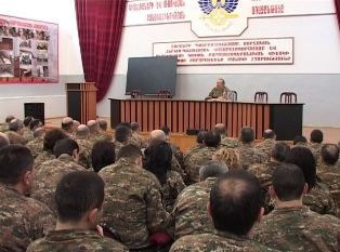 В Армии обороны Карабаха подведи итоги 2013 года