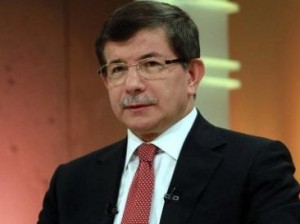 Давутоглу обвинил Англию и Францию в создании нестабильности в Турции
