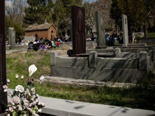 «Սինջար» միավորում. ՀՀԿ-ական պատգամավորի բարեկամը քանդել է եզդիական գերեզմանատու