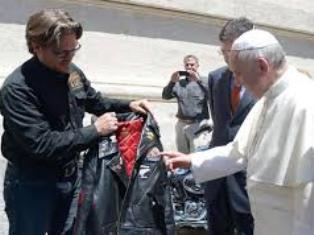 Папа Римский продает свой Harley-Davidson