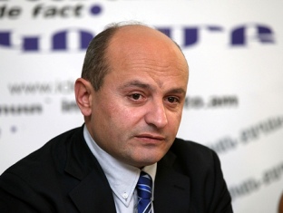 Մասիս Այվազյանի կողմից Թեւան Պողոսյանի մանդատը վերցնելը քաղաքական եւ բարոյական խ