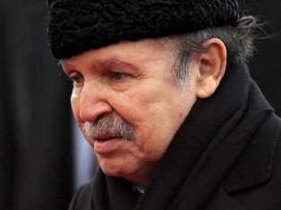Президент Алжира находится в госпитале в Париже