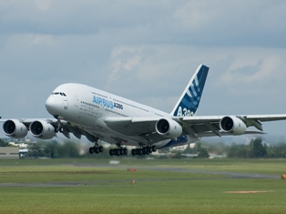 Правительство Франции избавится от 8 млн акций Airbus