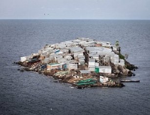 Самый густонаселенный остров в мире платит за свободу 60% дохода