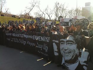 Thousands in Istanbul pay respects to Hrant Dink’s memory (PHOTOS)