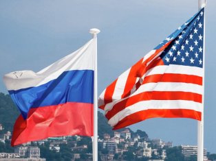 Медведев: США ведут отношения с Россией к новой холодной войне