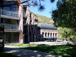 Փորձագետ. Ինչու են Հայաստանում գյուղապետերը գյուղացիներին փող տալիս. պատասխանը պ