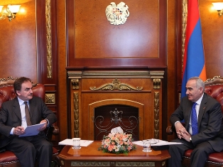 Գալուստ Սահակյանն ընդունեց Լեհաստանի դեսպանին