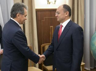 Armenian and Russian defense ministers to meet in Moscow
