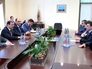 Երեւանի քաղաքապետը ԼՂՀ Մարտունու քաղաքապետի հետ քննարկել է համագործակցության հար