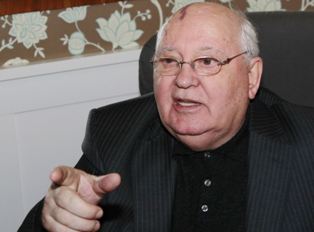 Горбачев поддержал присоединение Крыма: «настроение у народа такое»