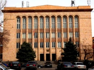 Armenian authorities’ CC member candidate evades query on pension plan – Heritag