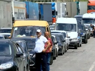 Armenia Consulate General representative visits Upper Lars border checkpoint