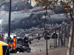 В Канаде с рельсов сошли шесть вагонов с пропаном