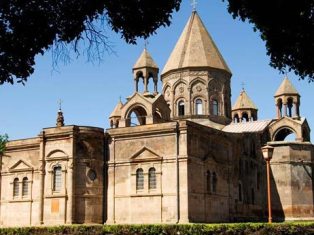 Գարեգին Բ-ն ընդունել է Միջազգային խորհրդակցության մասնակիցներին