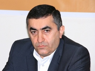 Արմեն Ռուստամյան. Հայաստանի իշխանությունը եւ ընդդիմությունը, հասարակության հետ մ