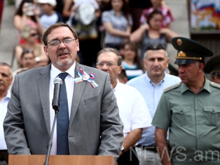 Russian Ambassador wishes Armenia peaceful skies