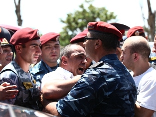 ՊՊԾ –ն հրահանգավորված եկել էր խանգարելու ավտոերթը. «Դուրս մեր գրպանից»  նախաձեռն