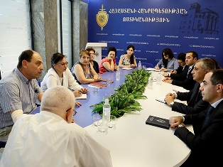 Armenia Police and NGO representatives meet