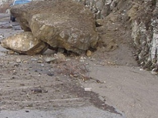 Փլվածք Թբիլիսի-Փոթի ճանապարհին. գործում է շրջանցիկ ճանապարհ՝ միայն մարդատարների