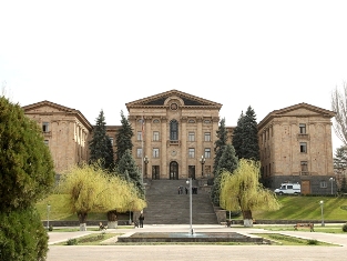 Հայ պատգամավորները մեկնում են Պրահա. նրանց թվում է նաեւ Նիկոլ Փաշինյանը
