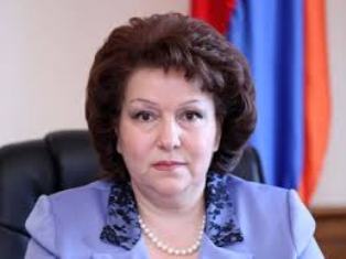 Հերմինե Նաղդալյան. Հայաստանի նման մոնոէթնիկ երկրում երկրորդ պետական լեզու ներդնե