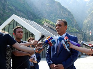 Для восстановления  автодороги Нижний Ларс понадобится около года