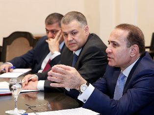 Премьер-министр Армении обсудил экологические проблемы