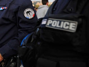 Во Франции до полусмерти избили цыганского подростка