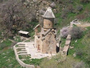 Բարձրացել են Սպիտակավոր եկեղեցի եւ վատ եղանակի պատճառով չեն կարողանում իջնել