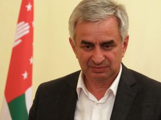 Աբխազական ընդդիմությունն առաջադրել Ռաուլ Խաջիմբայի թեկնածությունը նախագահի պաշտ
