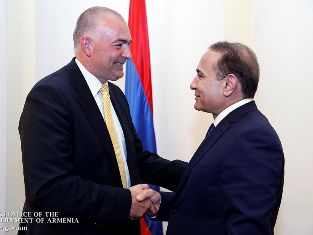 Հովիկ Աբրահամյանն ընդունել է ԵԽԽՎ համազեկուցողներին (ֆոտո)
