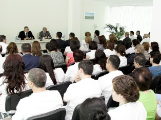 Karabakh President visits medical center