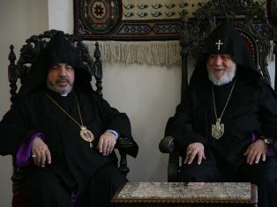 Патриарх Иерусалимской епархии ААЦ прибыл в Первопрестольный Эчмиадзин