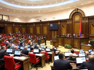 Парламент Армении принял закон о бухучете госучреждений