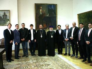Մայր Աթոռի թանգարանում են պահվում Տիգրան Պետրոսյանի թագն ու թիկնոցը. Գարեգին Բ-ն