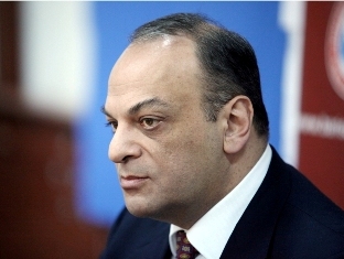Արման Մելիքյան. Ռուսաստանն Արցախյան հիմնահարցի արժեքի շուրջ առեւտուր է վարում
