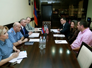 Member of Hawaii Senate visits Armenian police