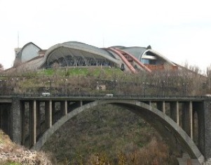 Young man found dead under Yerevan bridge