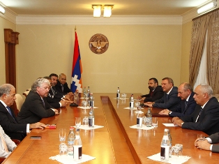Բակո Սահակյանը ամերիկահայ գործարարների հետ քննարկել է մի շարք ծրագրեր